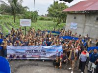 Peserta Media Field Trip Forum Jurnalis Migas Jambi Tahun 2026 meninjau program budidaya ikan air tawar binaan Pertamina EP Jambi yang dikembangkan bersama masyarakat Desa Kasang Lopak Alai, Muaro Jambi.